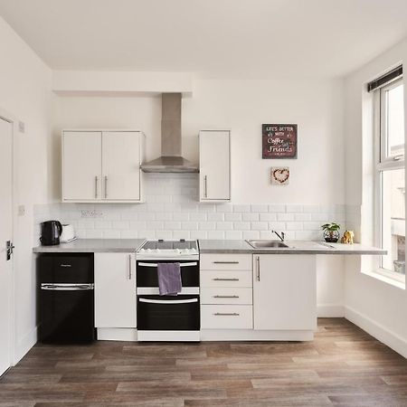 Modern Central Studio And One Bed Flats Close To The Beach Apartment Bournemouth Exterior photo