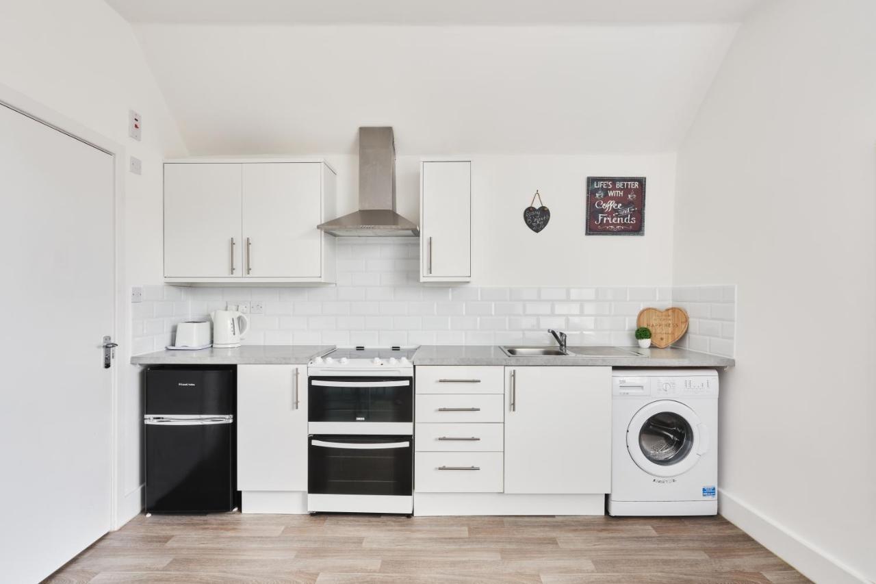 Modern Central Studio And One Bed Flats Close To The Beach Apartment Bournemouth Exterior photo