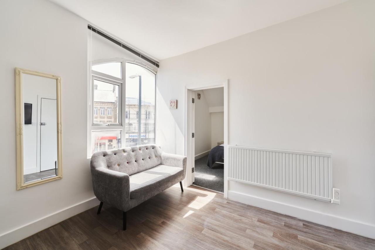 Modern Central Studio And One Bed Flats Close To The Beach Apartment Bournemouth Exterior photo