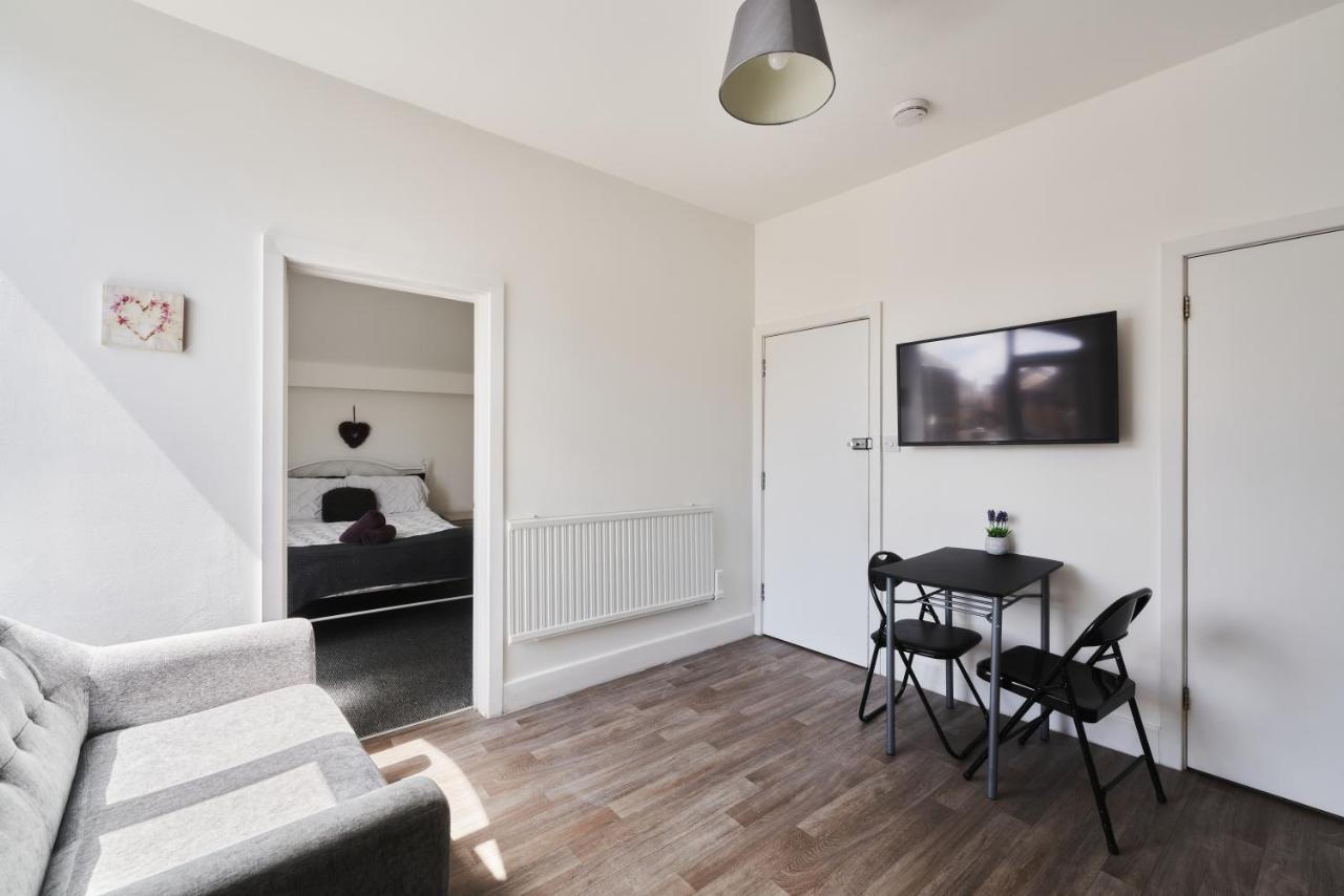 Modern Central Studio And One Bed Flats Close To The Beach Apartment Bournemouth Exterior photo