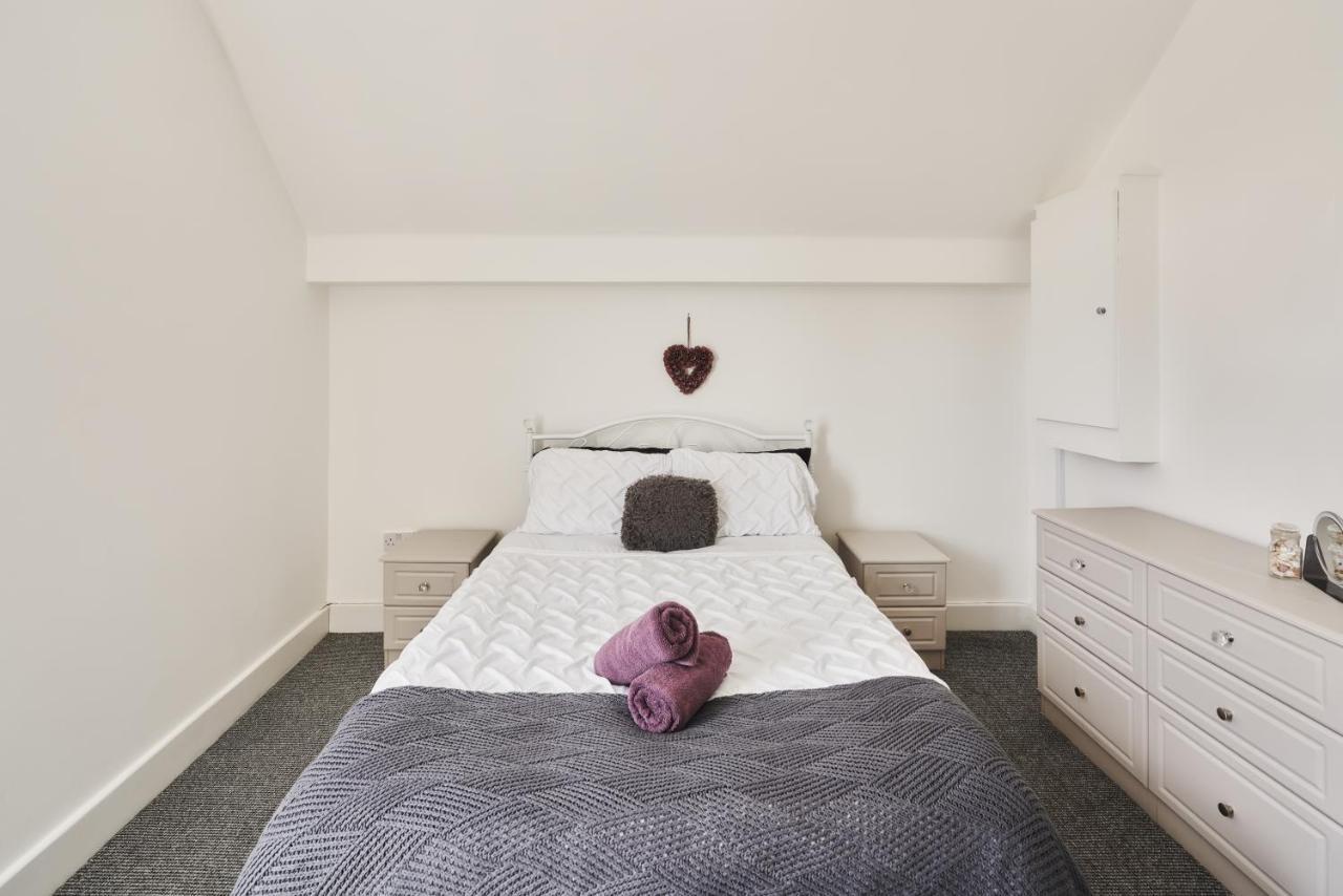 Modern Central Studio And One Bed Flats Close To The Beach Apartment Bournemouth Exterior photo
