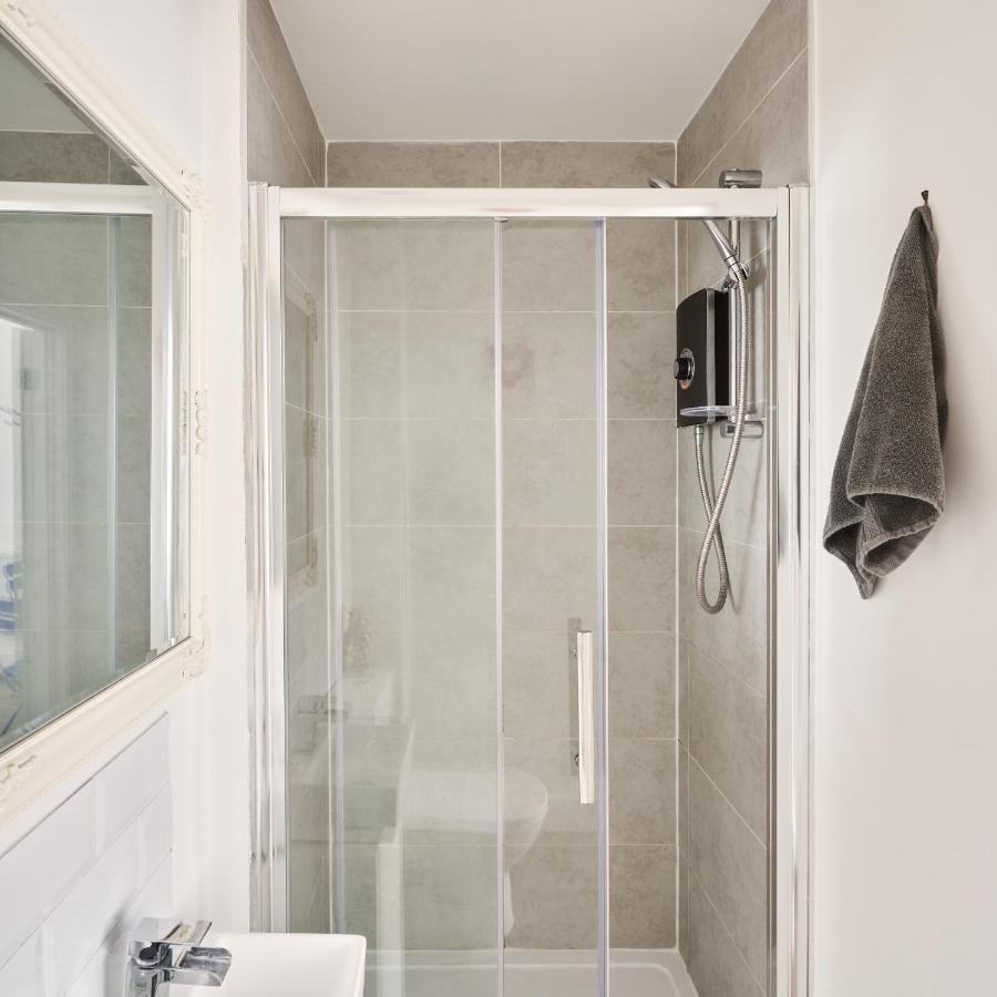 Modern Central Studio And One Bed Flats Close To The Beach Apartment Bournemouth Exterior photo